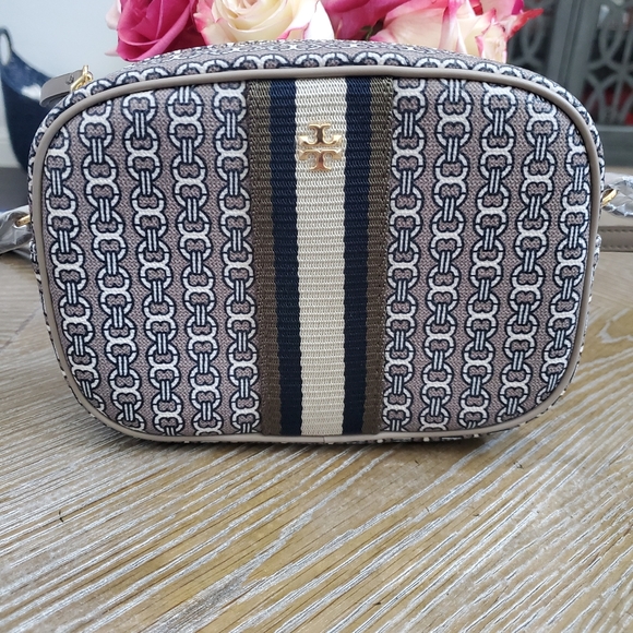 Tory Burch crossbody - Picture 1 of 4